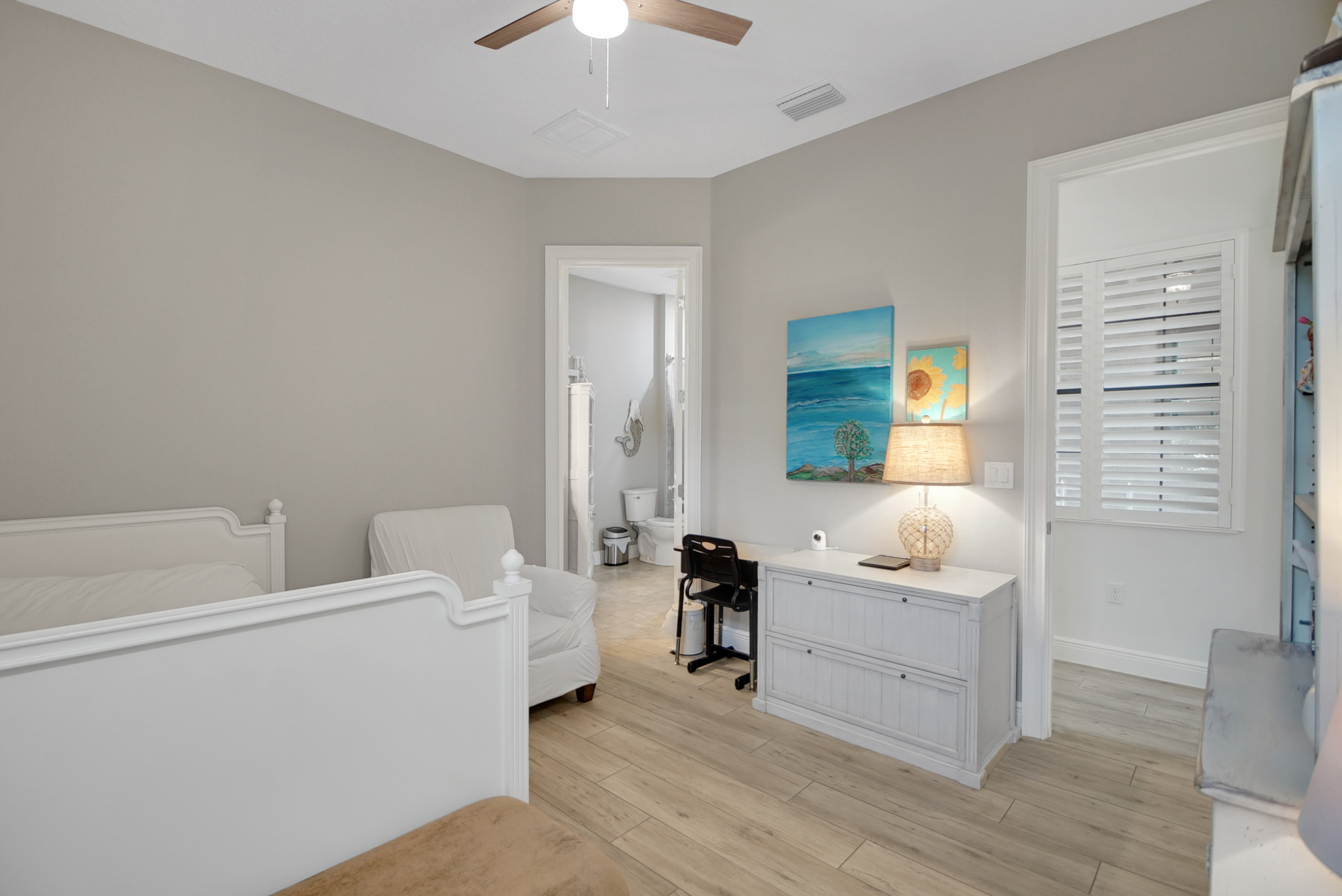 Lady Lake, Florida, 32159, United States, 4 Bedrooms Bedrooms, ,3 BathroomsBathrooms,Residential,For Sale,1922076