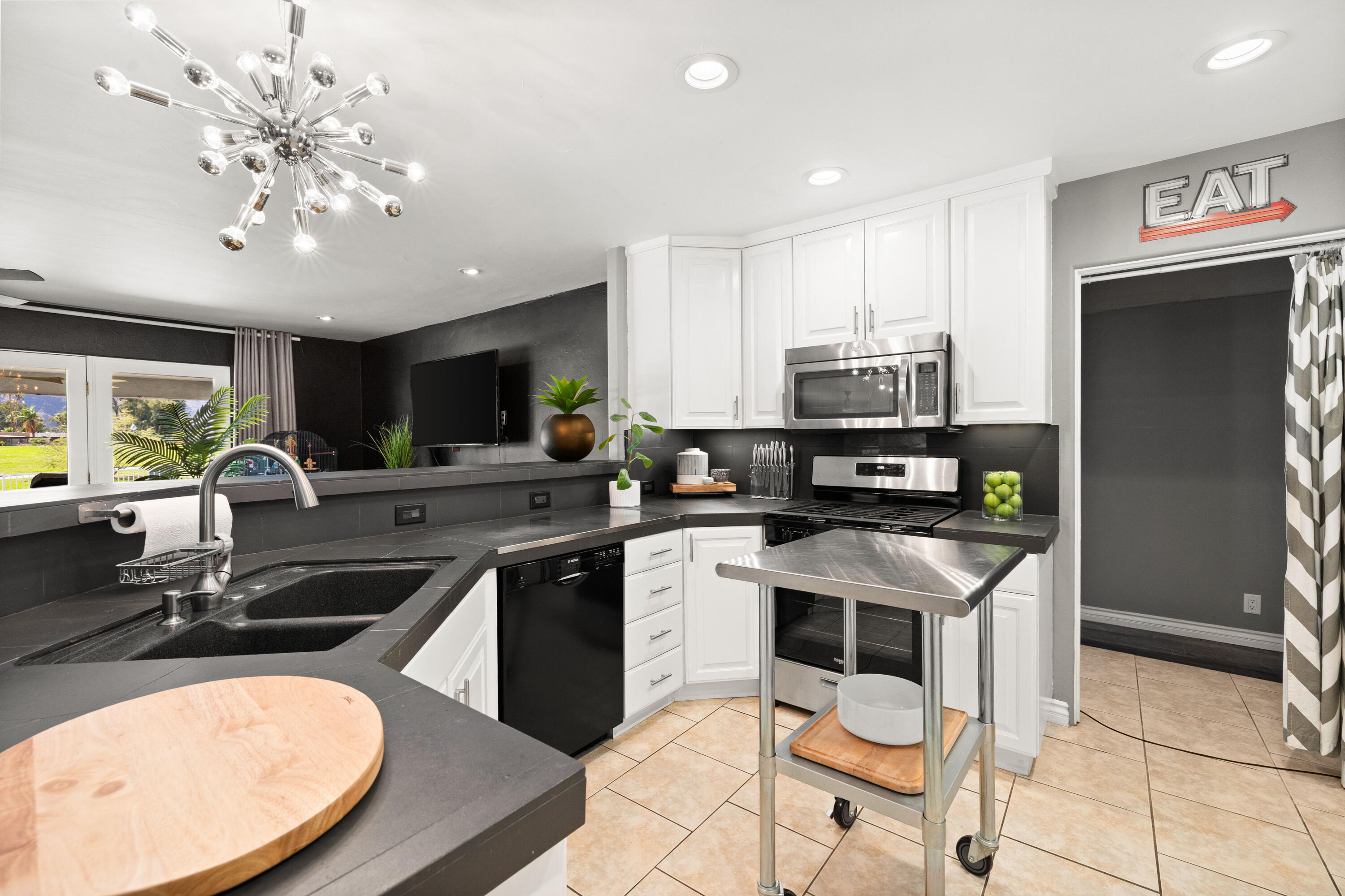 Palm Desert, California, 92211, United States, 3 Bedrooms Bedrooms, ,2 BathroomsBathrooms,Residential,For Sale,1972481