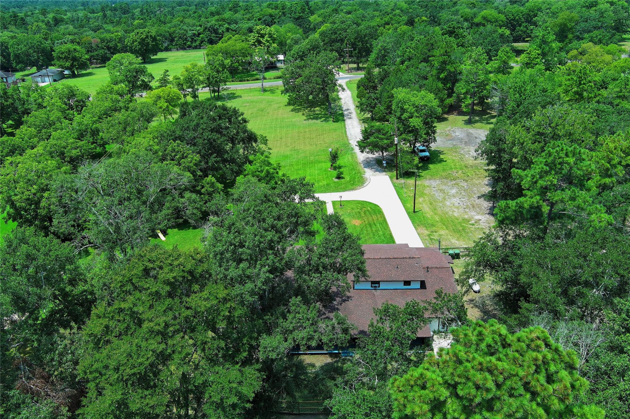 Huntsville, Texas, 77320, United States, 4 Bedrooms Bedrooms, ,3 BathroomsBathrooms,Residential,For Sale,1921043
