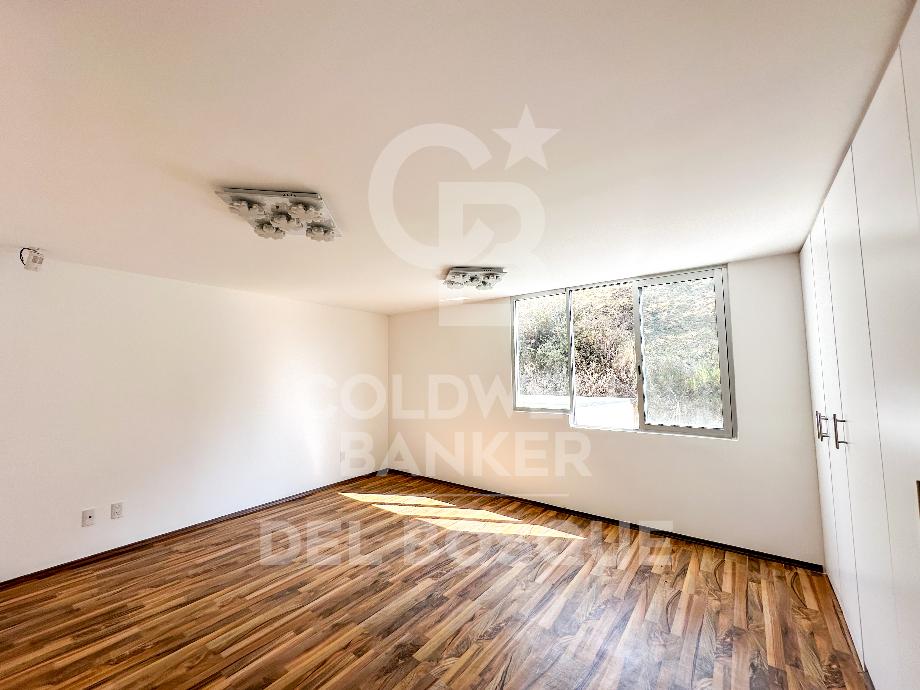 General Miguel Miram?n, Naucalpan de Juárez, Estado de méxico, 53126, Mexico, 6 Bedrooms Bedrooms, ,4 BathroomsBathrooms,Residential,For Sale,General Miguel Miram?n,1621577