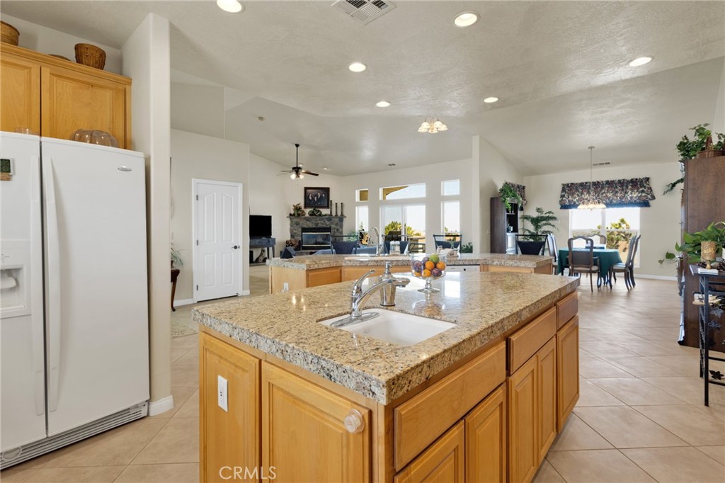 Pinon Hills, California, 92372, United States, 4 Bedrooms Bedrooms, ,4 BathroomsBathrooms,Residential,For Sale,1917576