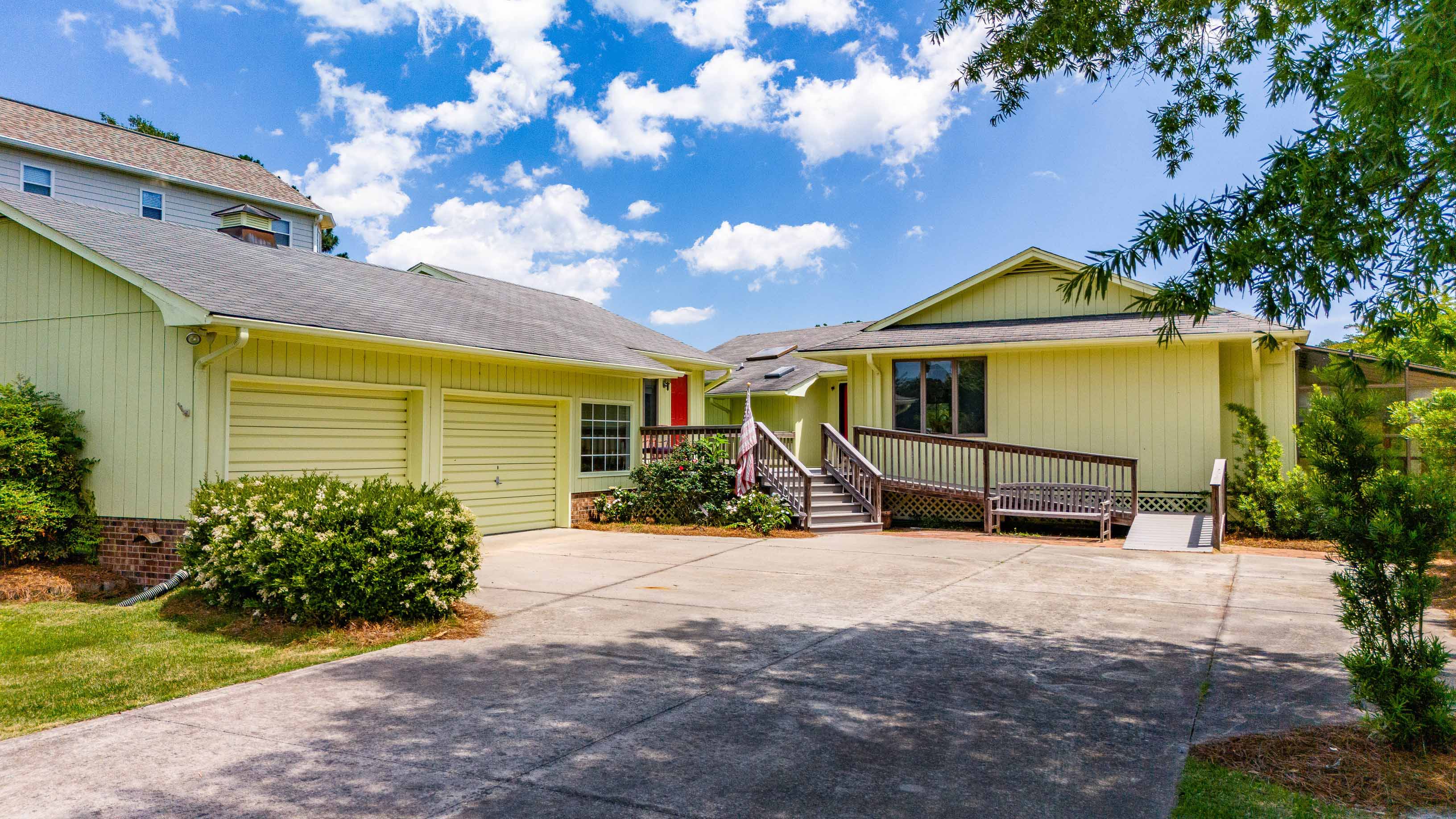 Oriental, North Carolina, 28571, United States, 2 Bedrooms Bedrooms, ,3 BathroomsBathrooms,Residential,For Sale,1943543