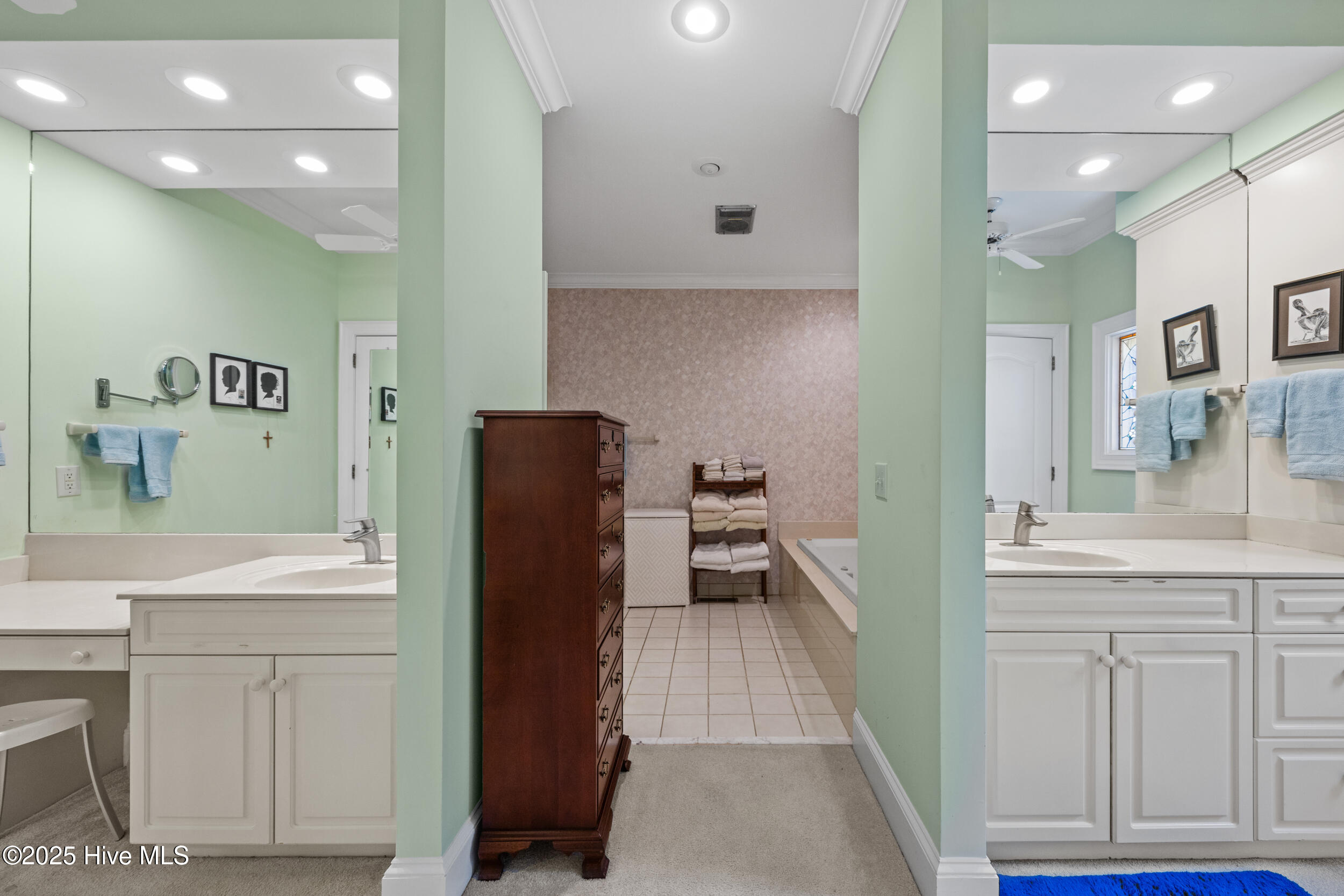 Wilmington, North Carolina, 28405, United States, 4 Bedrooms Bedrooms, ,4 BathroomsBathrooms,Residential,For Sale,1876476