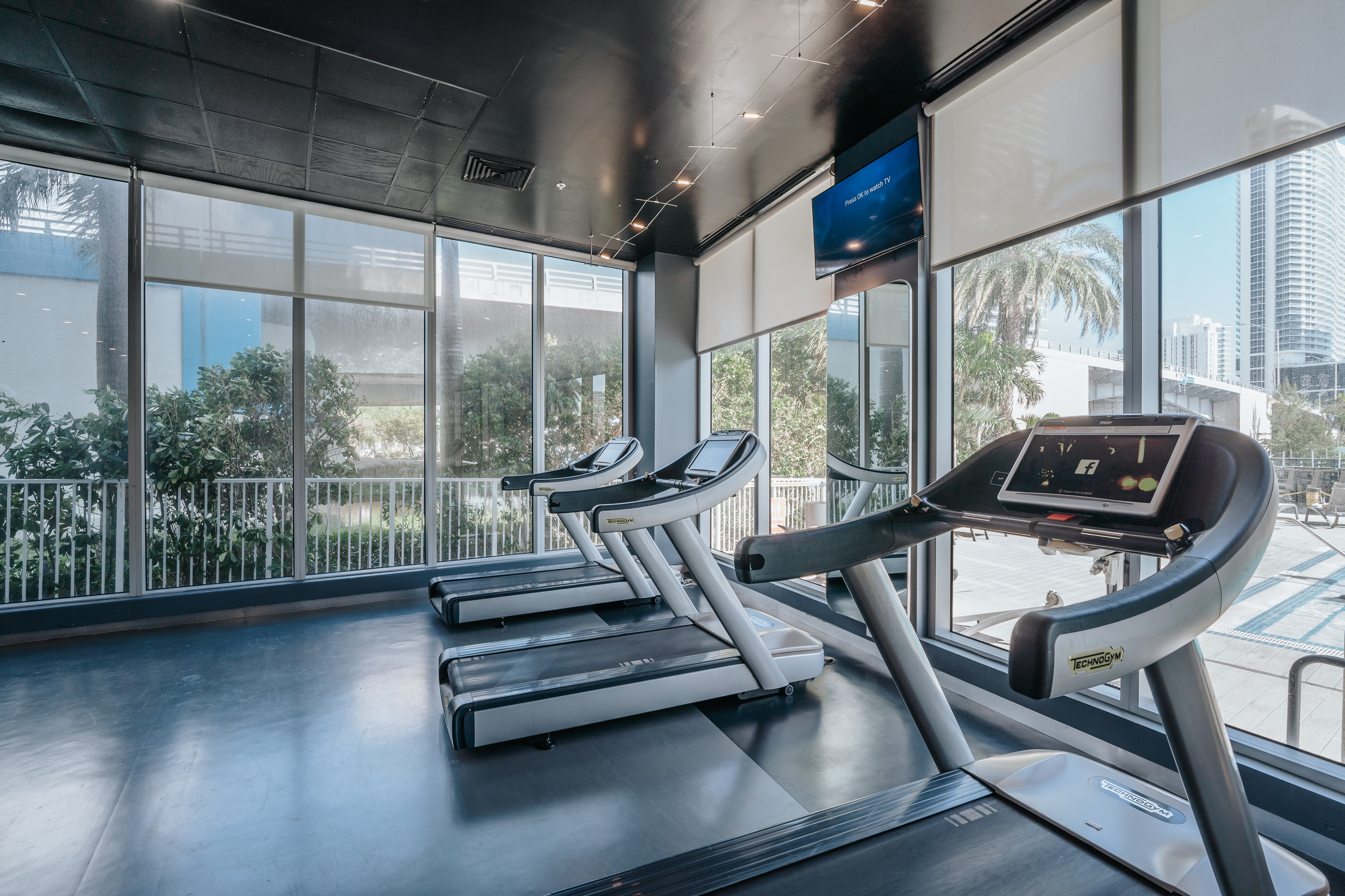  2602 E Hallandale Beach Blvd, Hallandale Beach, FL, 33009 - 物件實景