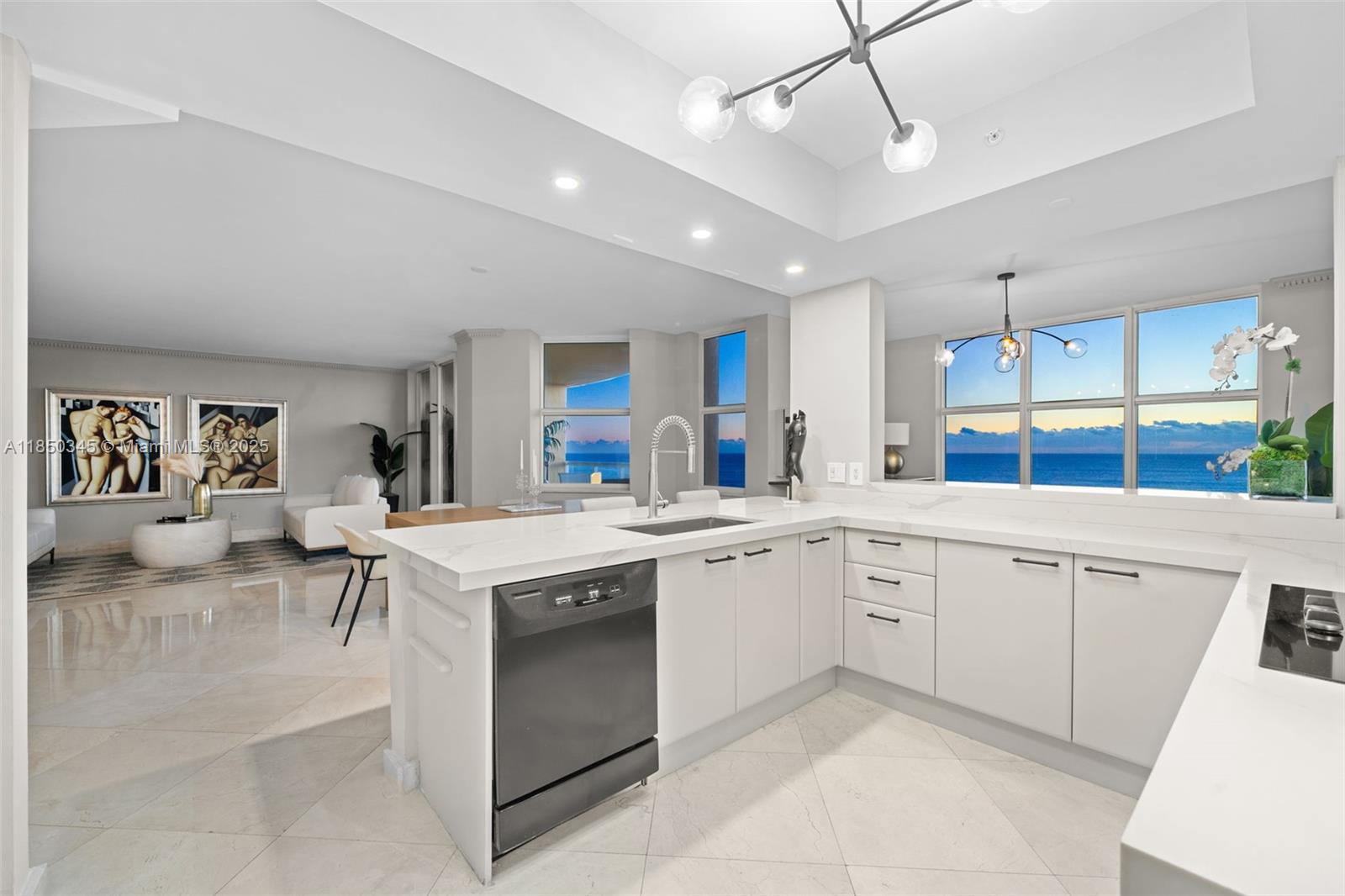 Fort Lauderdale, Florida, 33305, United States, 2 Bedrooms Bedrooms, ,3 BathroomsBathrooms,Residential,For Sale,1907787