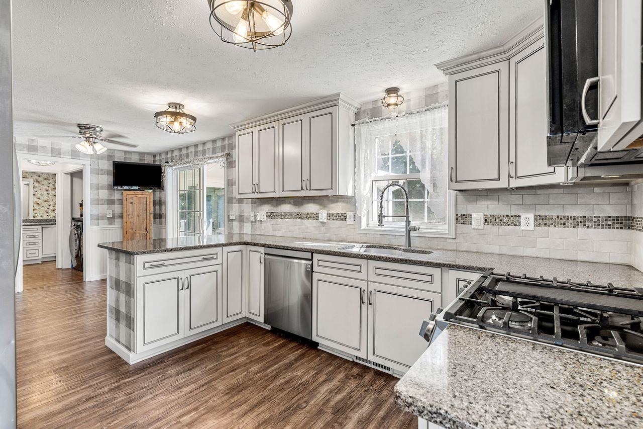 Manchester, New Hampshire, 03109, United States, 3 Bedrooms Bedrooms, ,1 BathroomBathrooms,Residential,For Sale,1906679