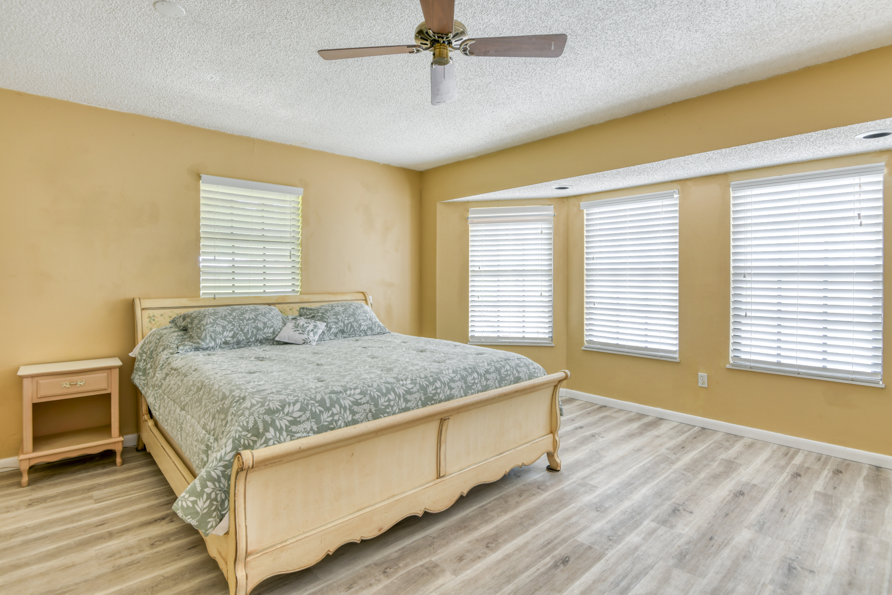 Palatka, Florida, 32177, United States, 4 Bedrooms Bedrooms, ,3 BathroomsBathrooms,Residential,For Sale,1865874