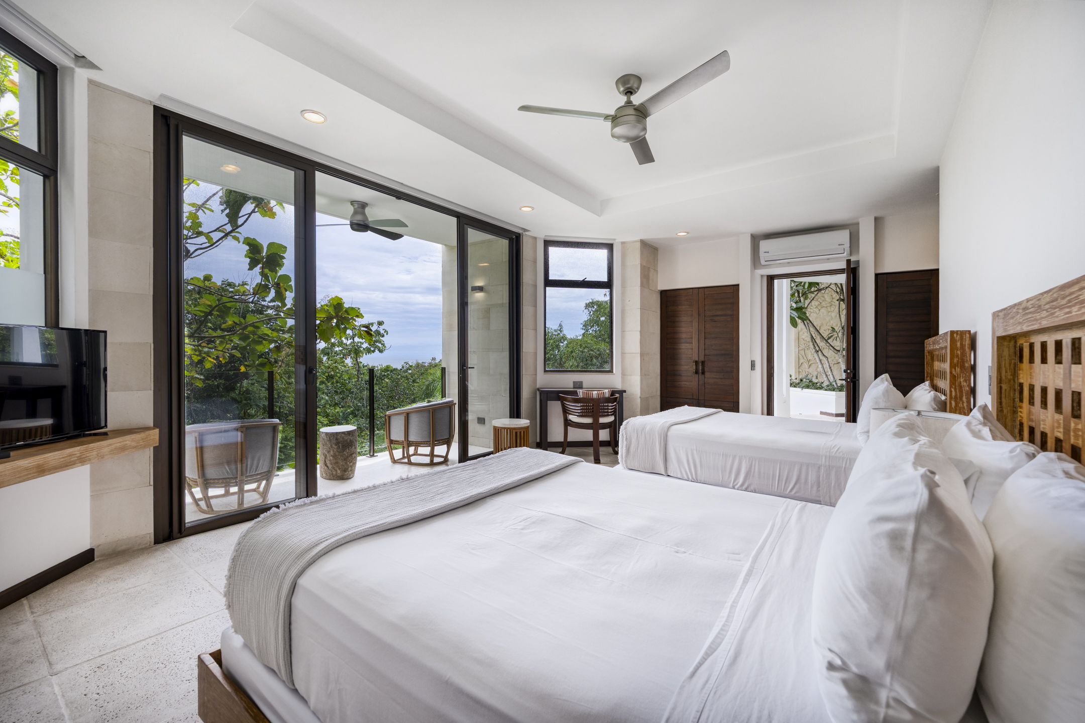 Manuel Antonio, Puntarenas, CR, 4 Bedrooms Bedrooms, ,6 BathroomsBathrooms,Residential,For Sale,1877322