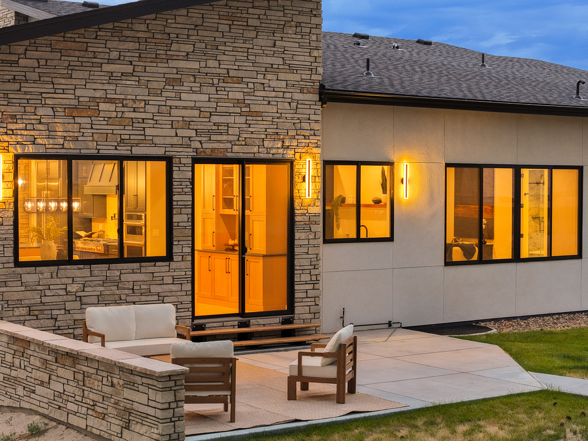  Designed to live beautifully from front to back - 物件實景