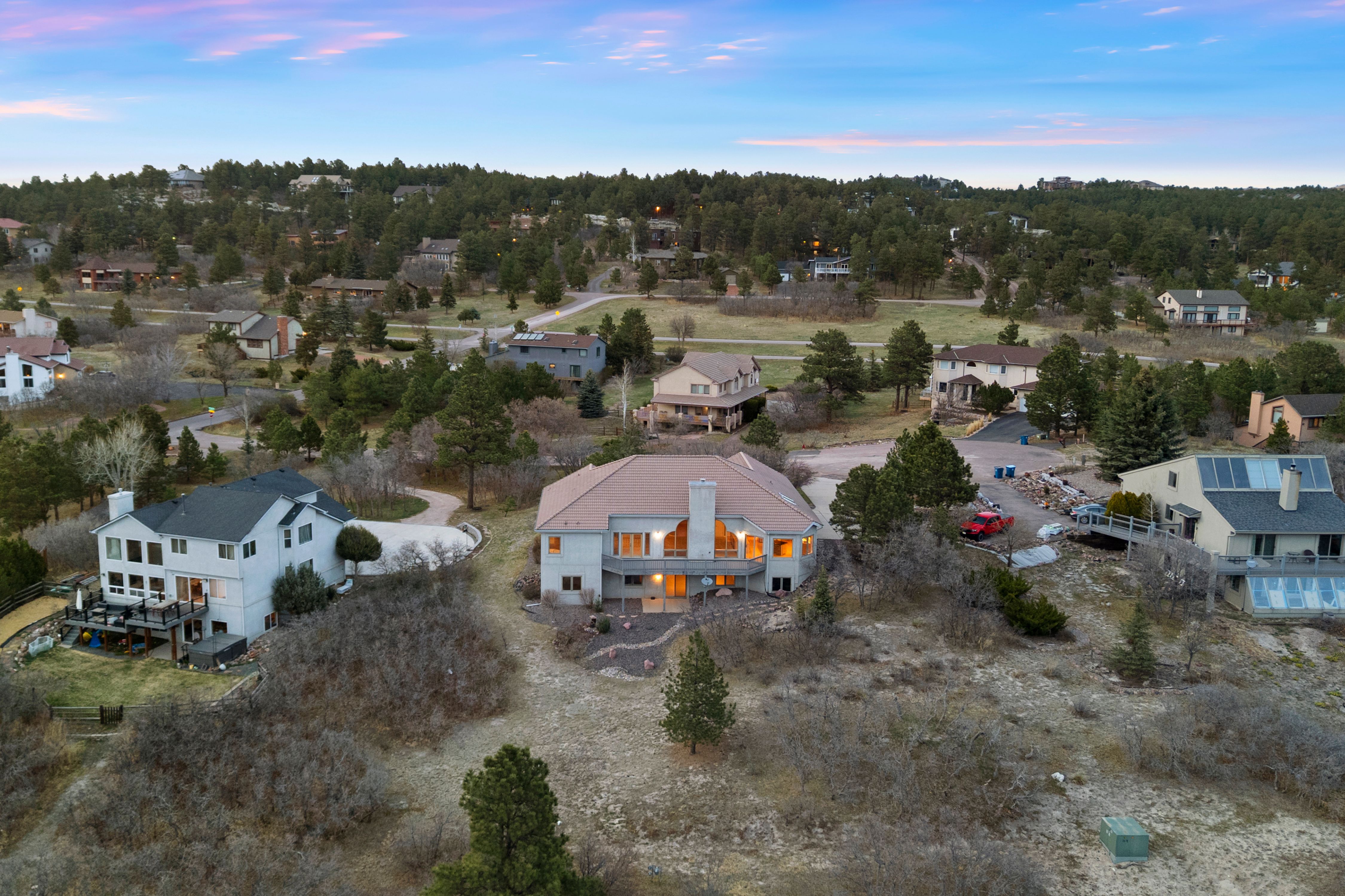  Bright & Spacious Ranch Home with Scenic Views - 物件實景