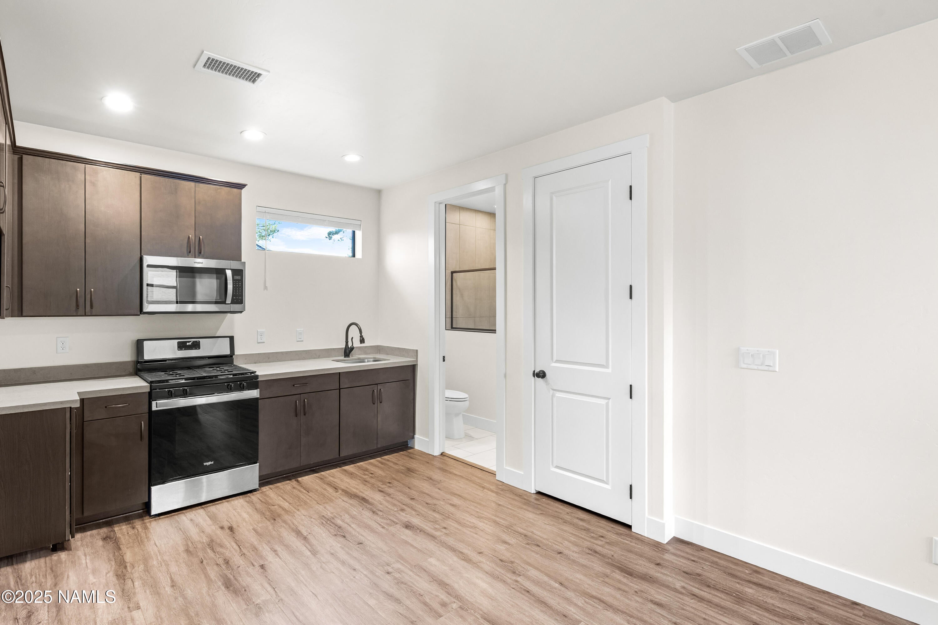 Flagstaff, Arizona, 86001, United States, 5 Bedrooms Bedrooms, ,4 BathroomsBathrooms,Residential,For Sale,1902555