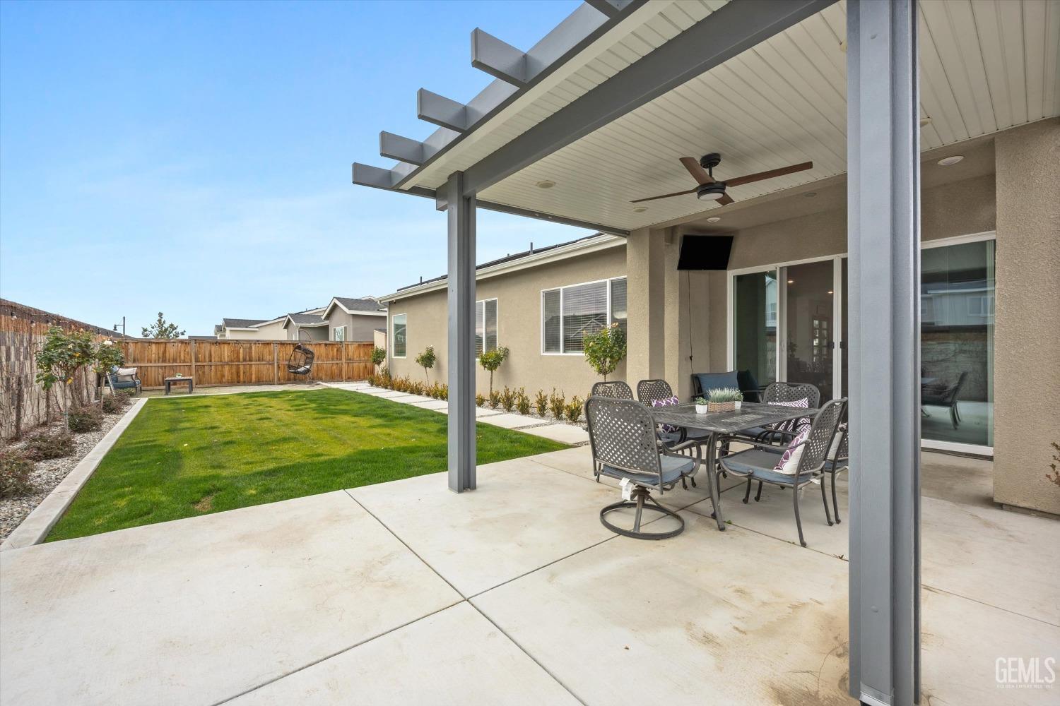 Shafter, California, 93263, United States, 4 Bedrooms Bedrooms, ,3 BathroomsBathrooms,Residential,For Sale,1767586