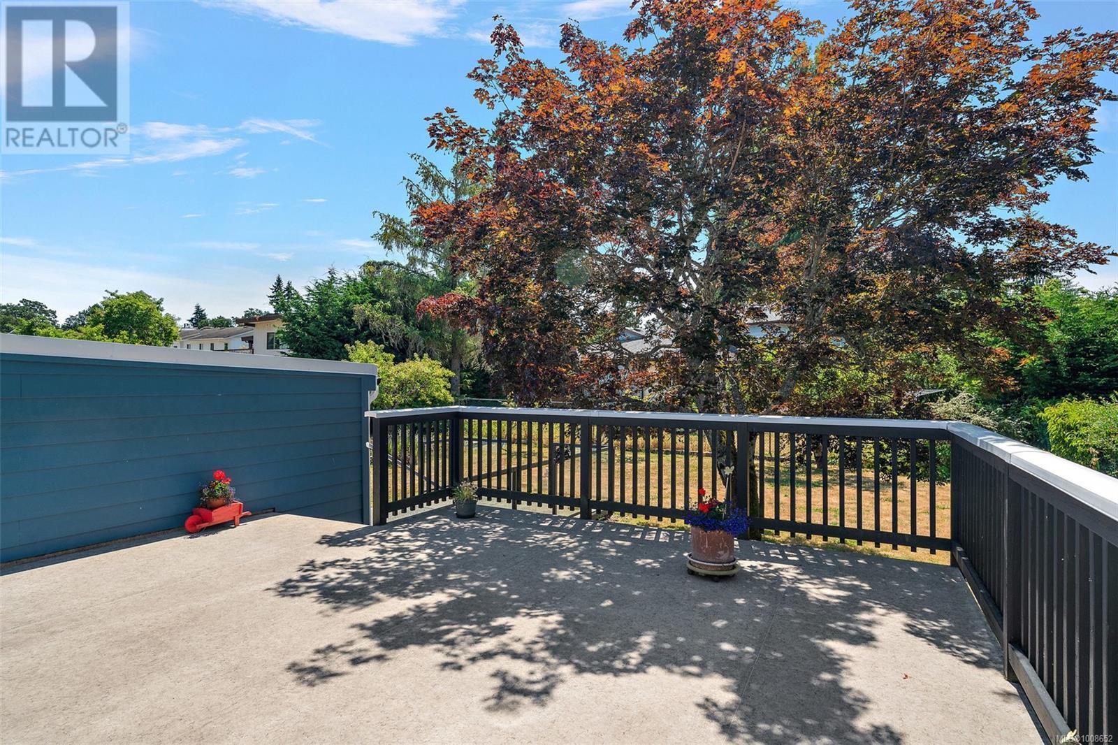 SAANICH, British Columbia, V8N 2E2, CA, 4 Bedrooms Bedrooms, ,3 BathroomsBathrooms,Residential,For Sale,1950351