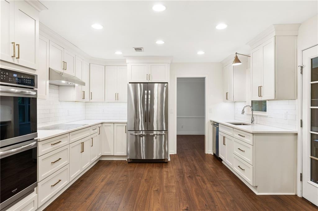 Marietta, Georgia, 30068, United States, 4 Bedrooms Bedrooms, ,3 BathroomsBathrooms,Residential,For Sale,1910921