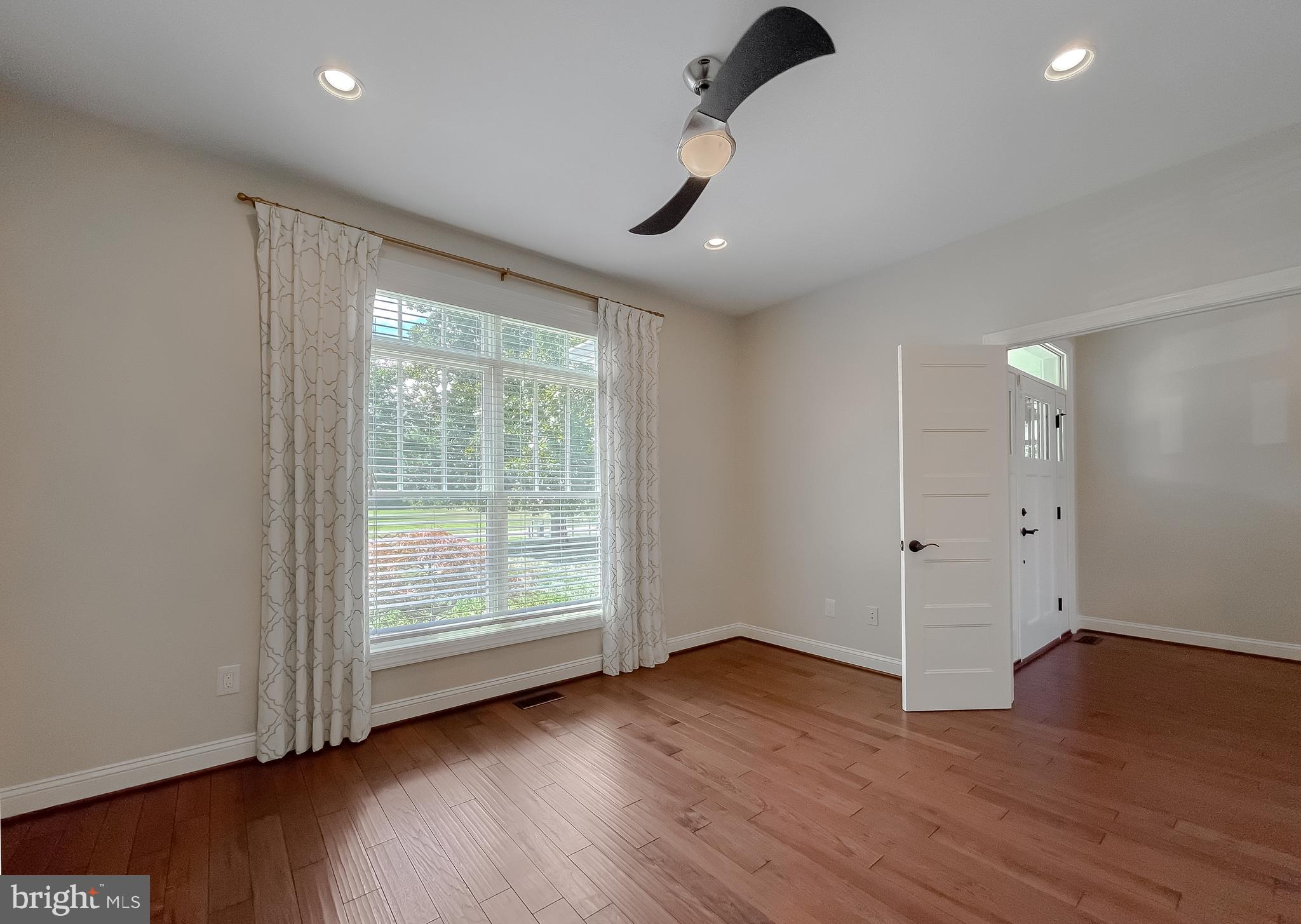 Hollywood, Maryland, 20636, United States, 5 Bedrooms Bedrooms, ,5 BathroomsBathrooms,Residential,For Sale,1914184
