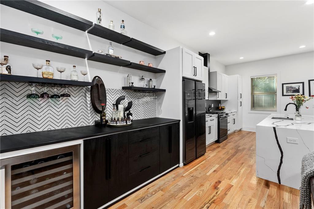 Atlanta, Georgia, 30317, United States, 5 Bedrooms Bedrooms, ,4 BathroomsBathrooms,Residential,For Sale,1989544