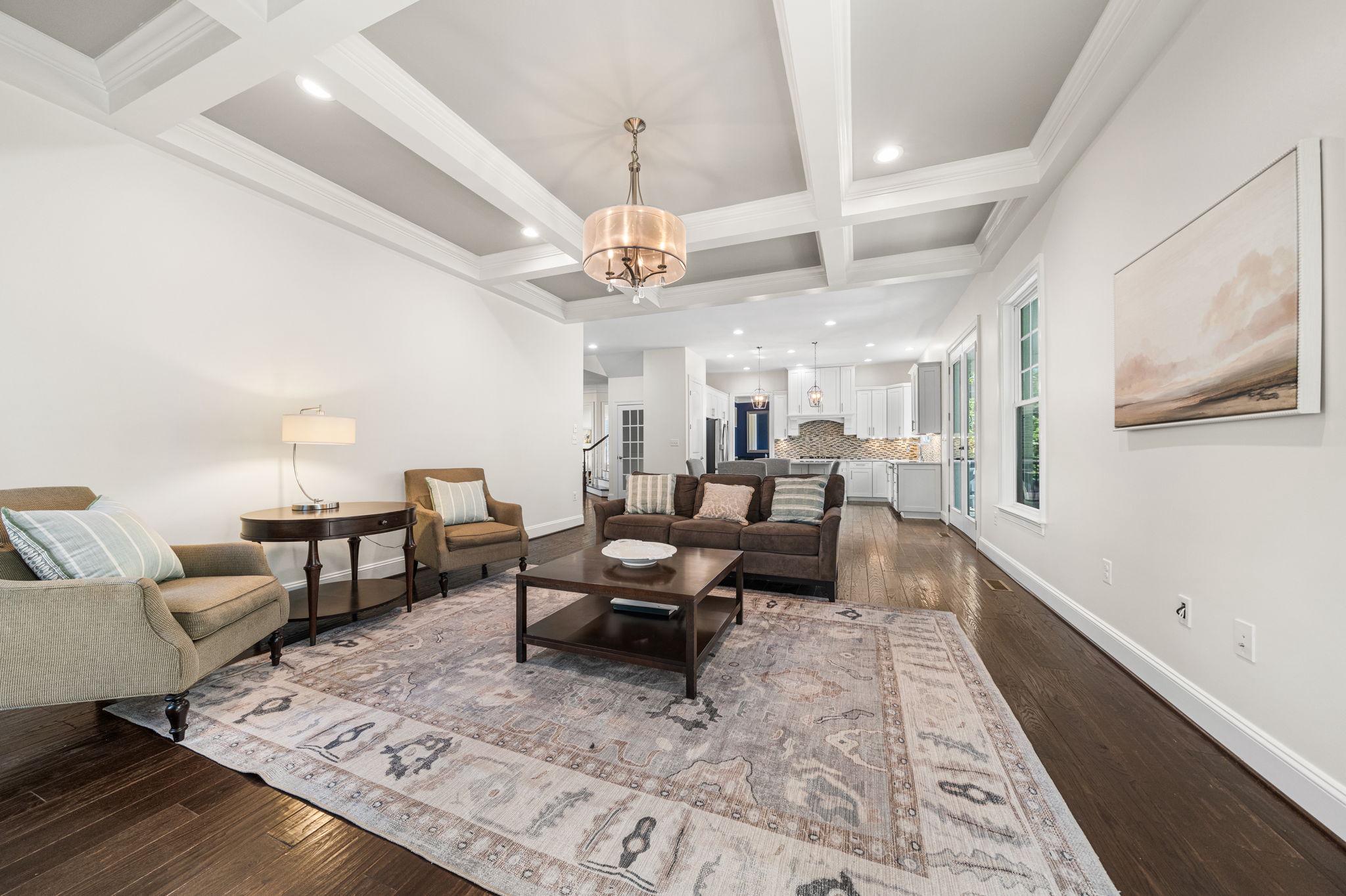  1385 Bishop Crest Court, Alexandria, VA, 22308 - 物件實景