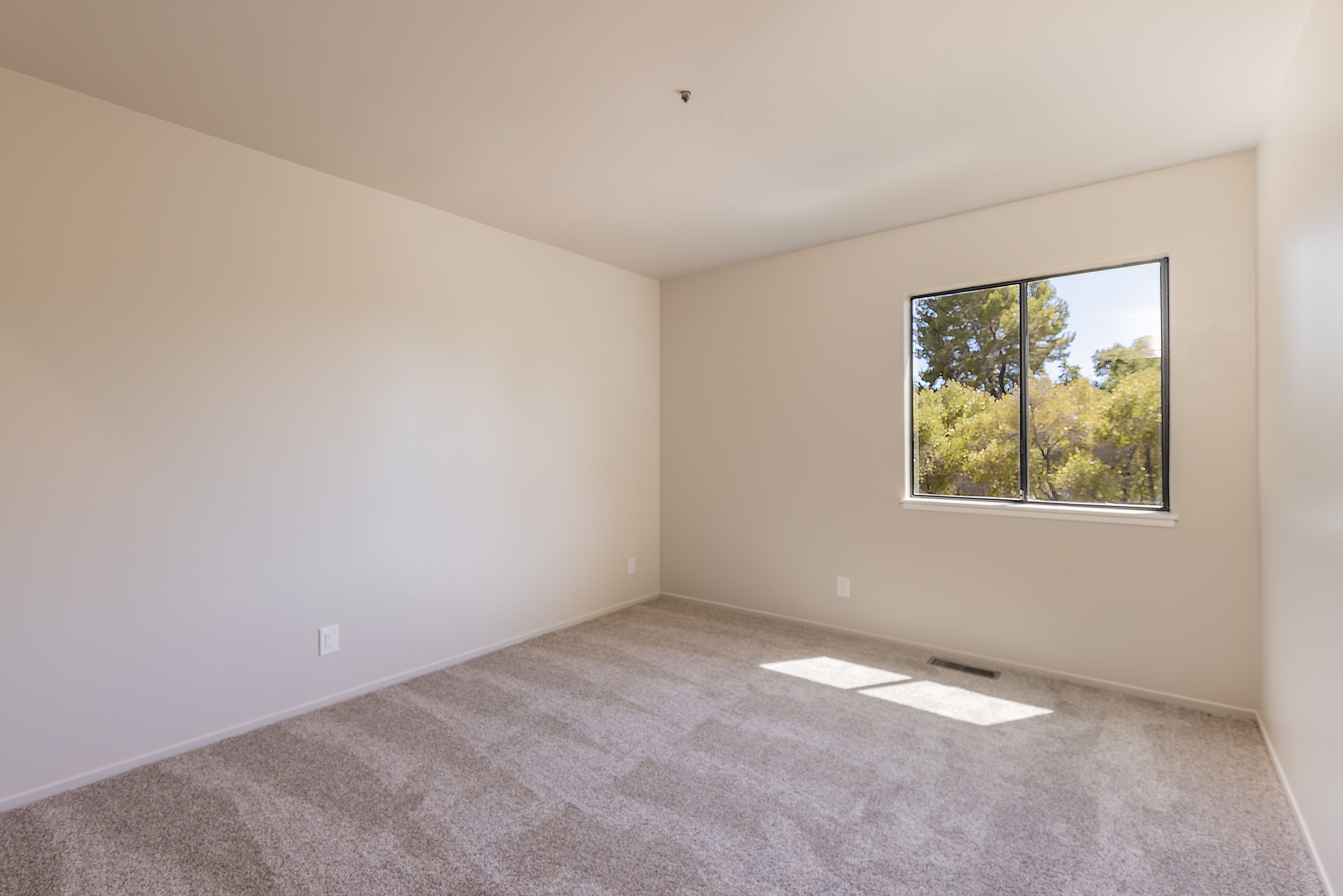  1008 Country Club Drive, Ojai, CA 93023 - 物件實景