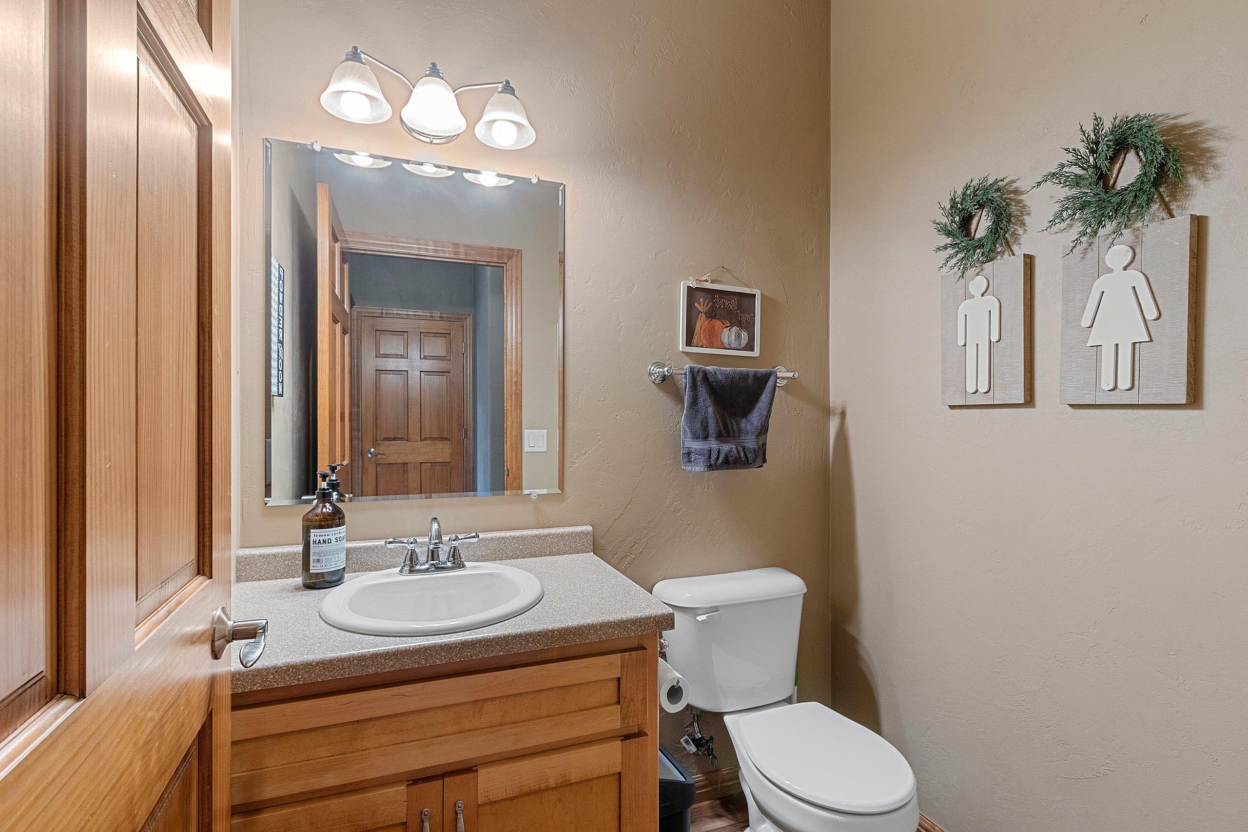 APPLETON, Wisconsin, 54913, United States, 4 Bedrooms Bedrooms, ,3 BathroomsBathrooms,Residential,For Sale,1960996