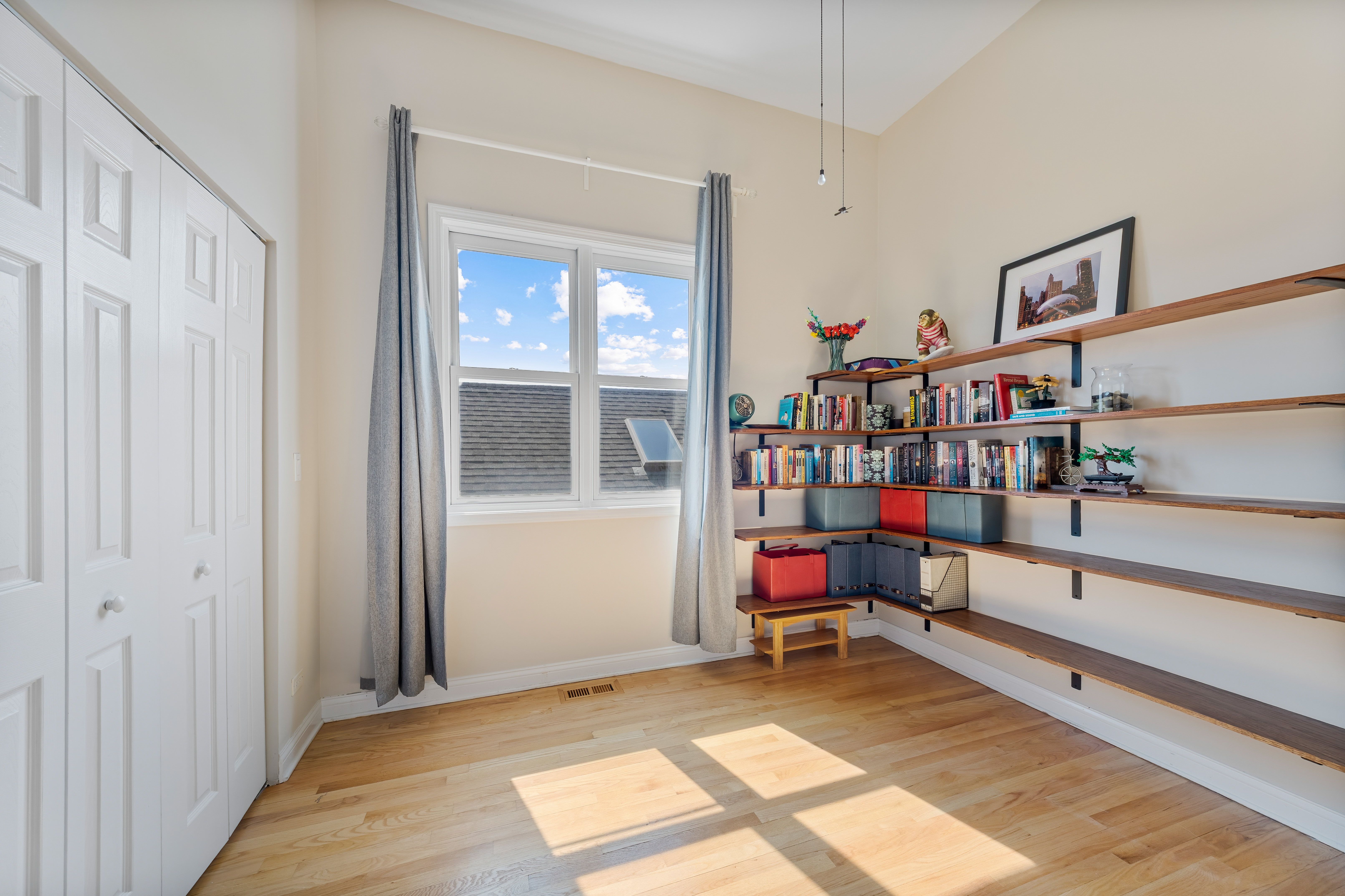  Welcome to the Penthouse at 832 N Washtenaw - 物件實景