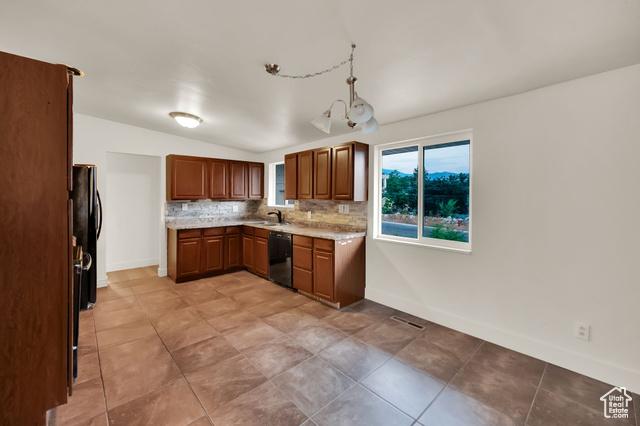 Centerville, Utah, 84014, United States, 4 Bedrooms Bedrooms, ,3 BathroomsBathrooms,Residential,For Sale,1944867