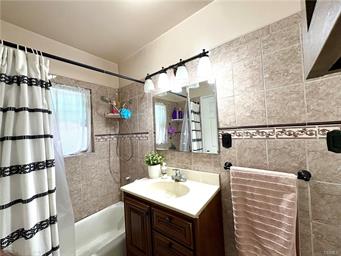 Lynwood, California, 90262, United States, 3 Bedrooms Bedrooms, ,1 BathroomBathrooms,Residential,For Sale,2013813