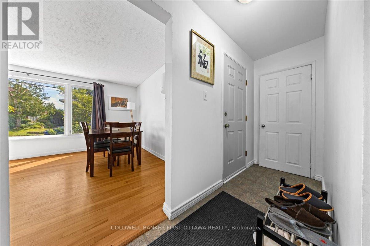 Ottawa, Ontario, K2B 6B9, CA, 7 Bedrooms Bedrooms, ,3 BathroomsBathrooms,Residential,For Sale,1903651