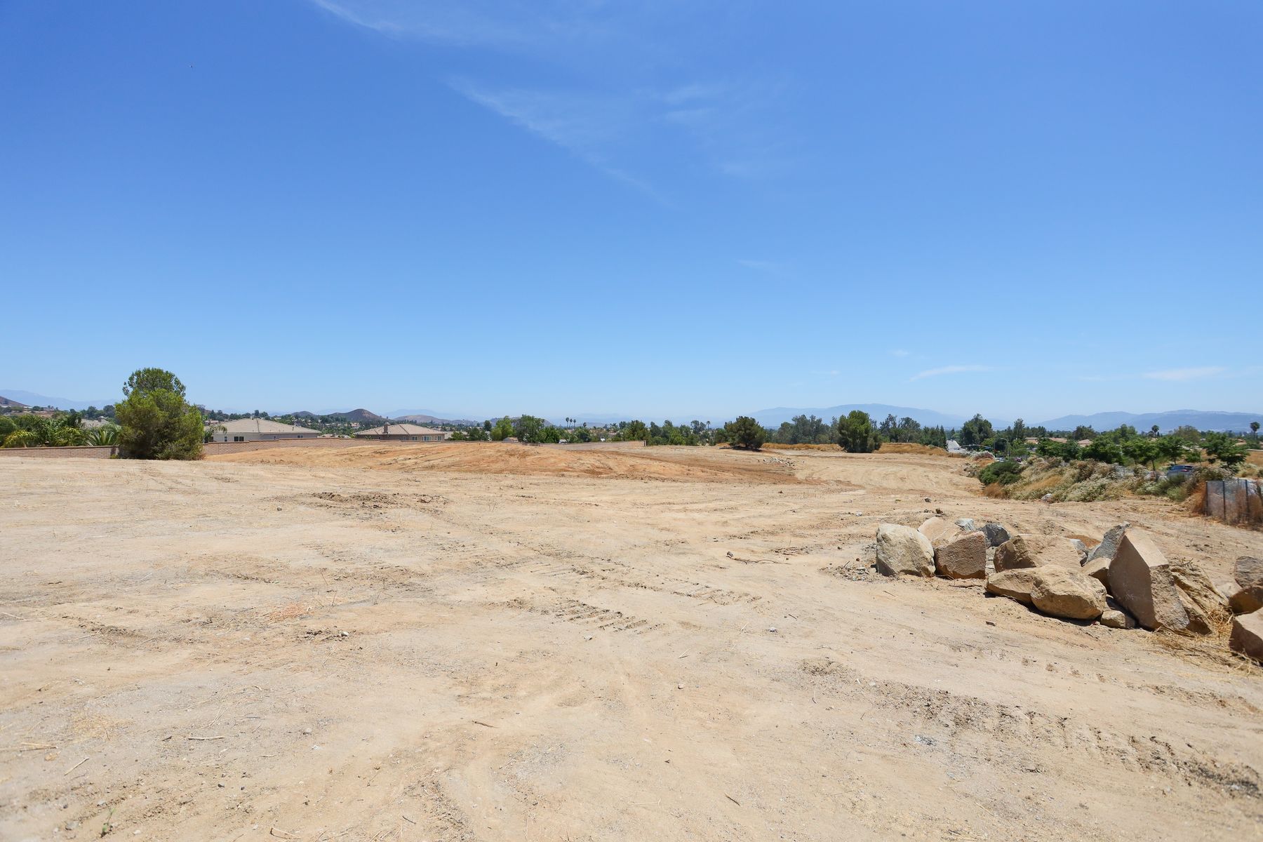  2 Jackson Ave, Murrieta, CA 92562 - 物件實景