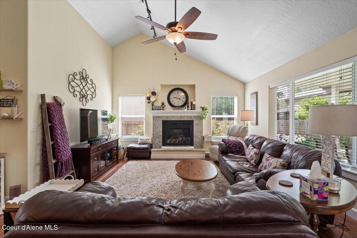 Hayden, Idaho, 83835, United States, 4 Bedrooms Bedrooms, ,3 BathroomsBathrooms,Residential,For Sale,1879599