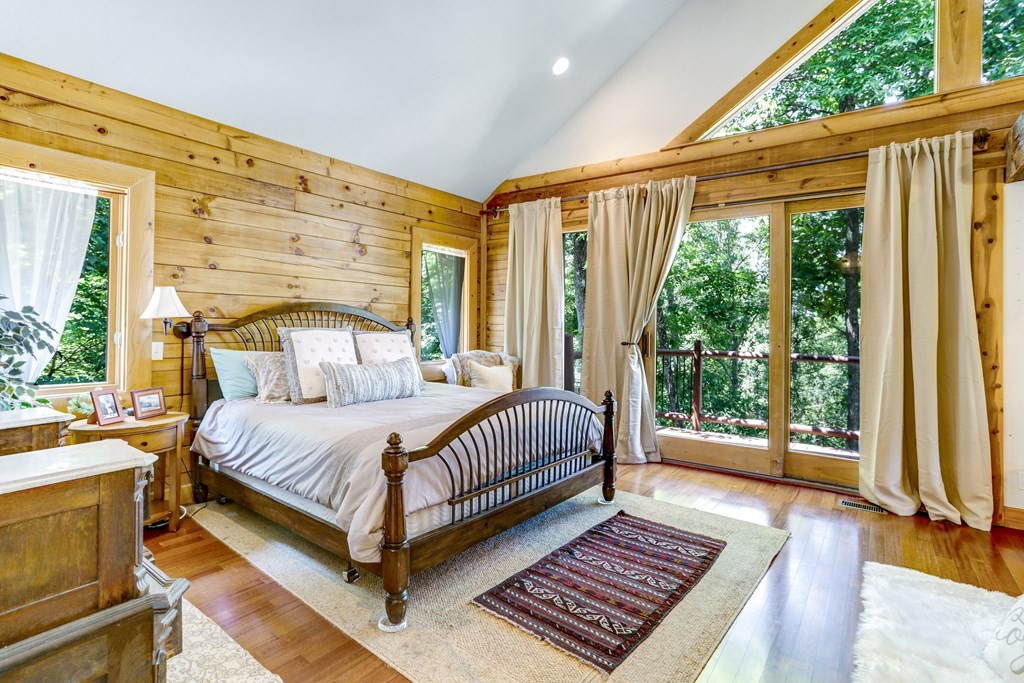 Hayesville, North Carolina, 28904, United States, 3 Bedrooms Bedrooms, ,5 BathroomsBathrooms,Residential,For Sale,1931942