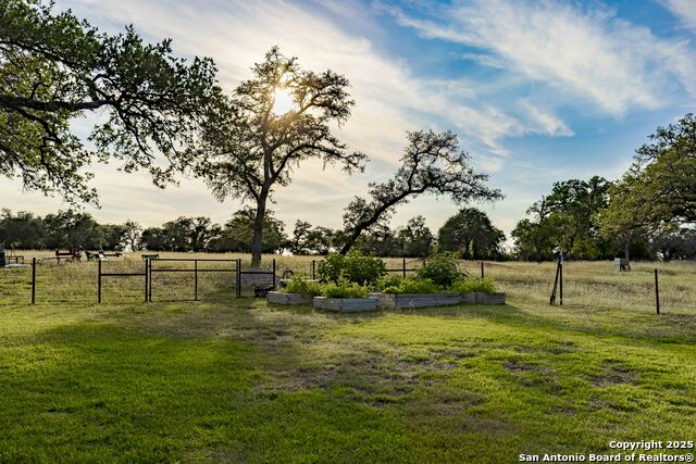 Fredericksburg, Texas, 78624, United States, 4 Bedrooms Bedrooms, ,5 BathroomsBathrooms,Residential,For Sale,1828714