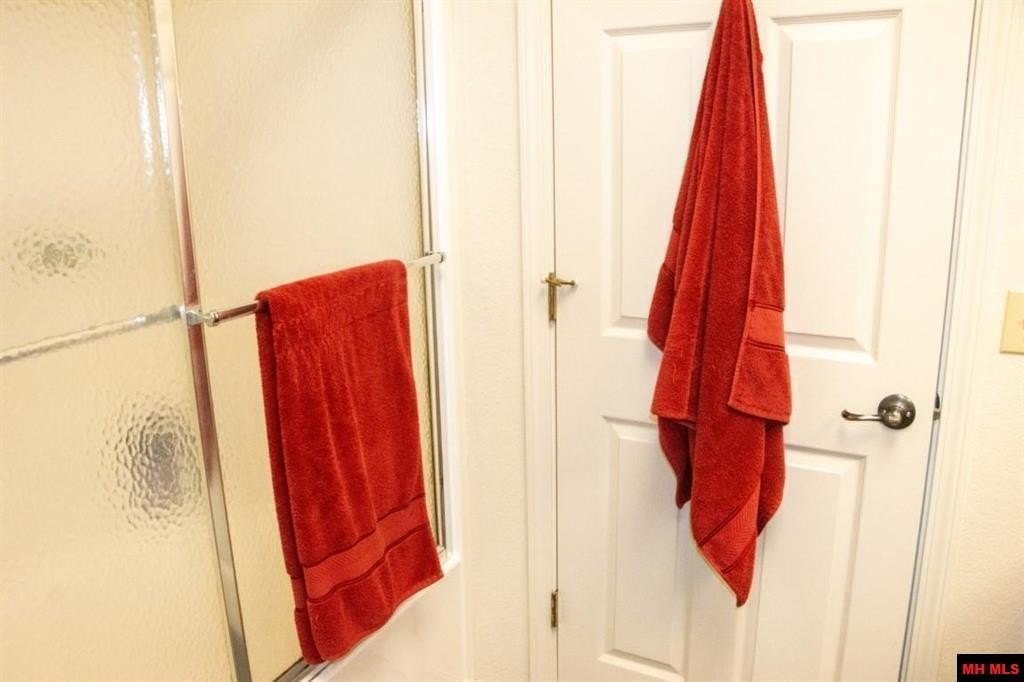 Mountain Home, Arkansas, 72653, United States, 1 Bedroom Bedrooms, ,1 BathroomBathrooms,Residential,For Sale,1974549