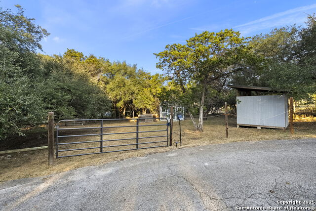 San Antonio, Texas, 78255, United States, 4 Bedrooms Bedrooms, ,3 BathroomsBathrooms,Residential,For Sale,1996984