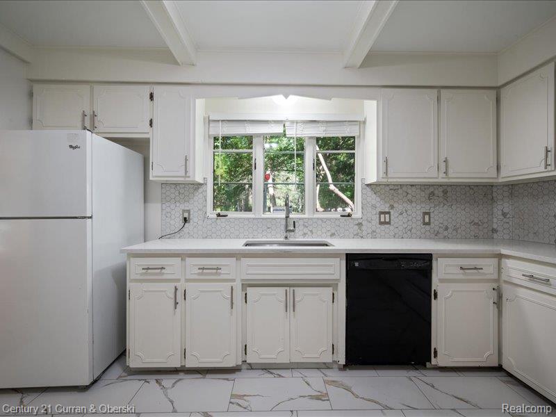 Inkster, Michigan, 48141, United States, 3 Bedrooms Bedrooms, ,3 BathroomsBathrooms,Residential,For Sale,1983266