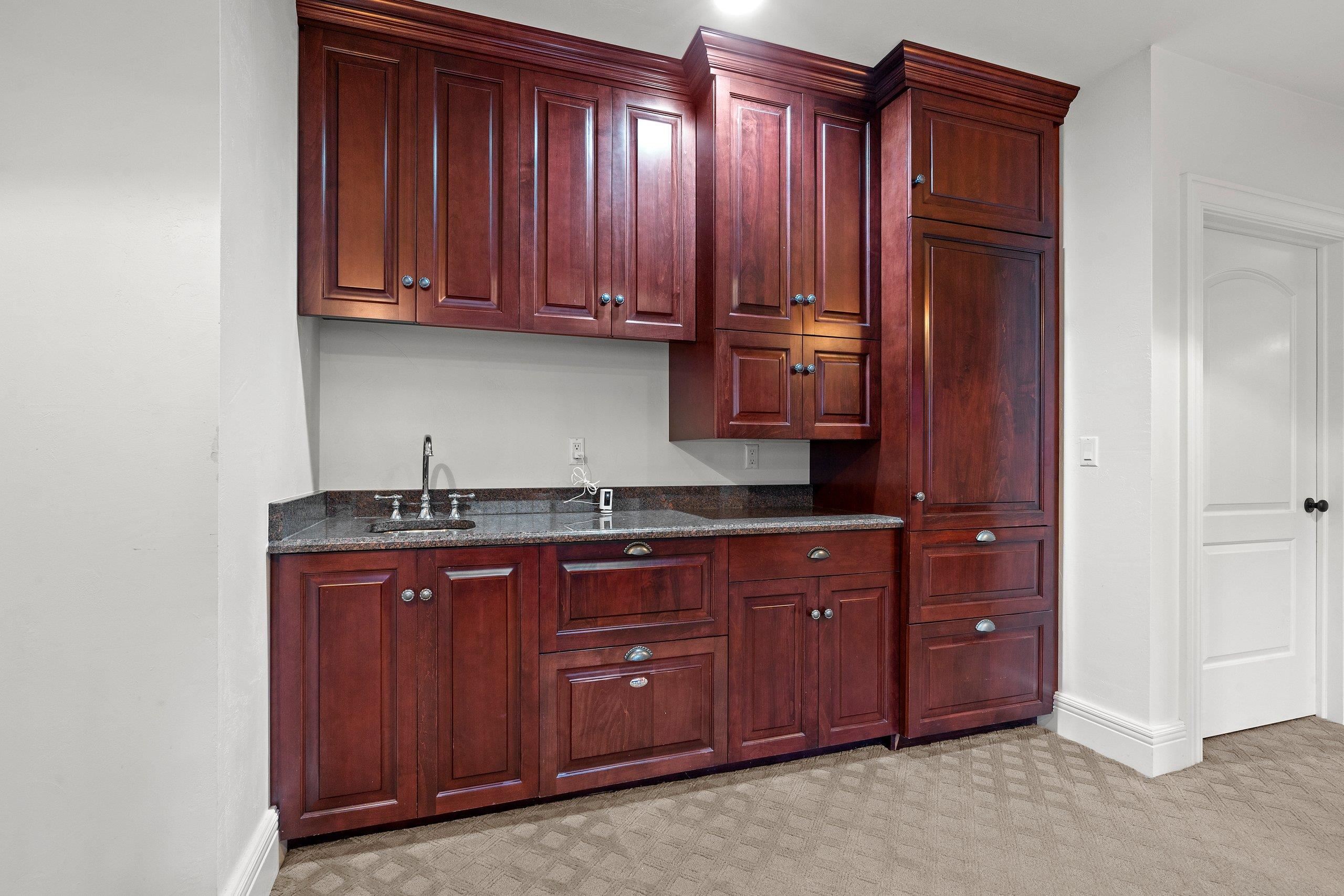 MENASHA, Wisconsin, 54952, United States, 6 Bedrooms Bedrooms, ,5 BathroomsBathrooms,Residential,For Sale,1994548