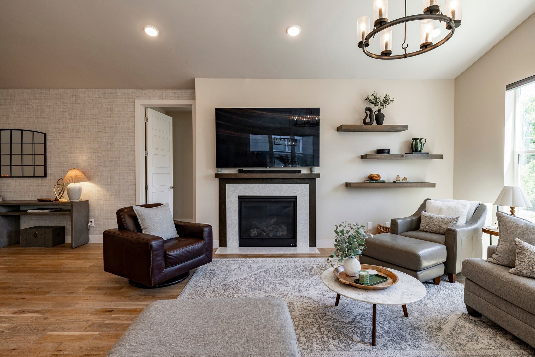  Custom Built, 2020, Amazing Finishes and Floor Plan - 物件實景