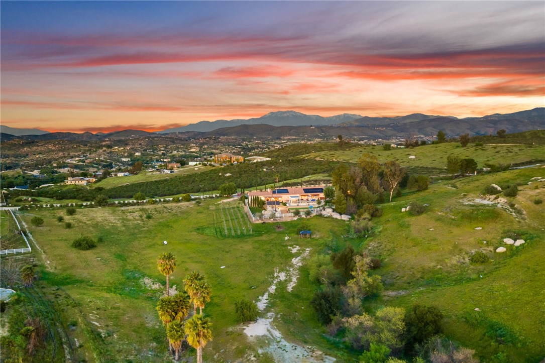 Temecula, California, 92592, United States, 5 Bedrooms Bedrooms, ,4 BathroomsBathrooms,Residential,For Sale,2021827