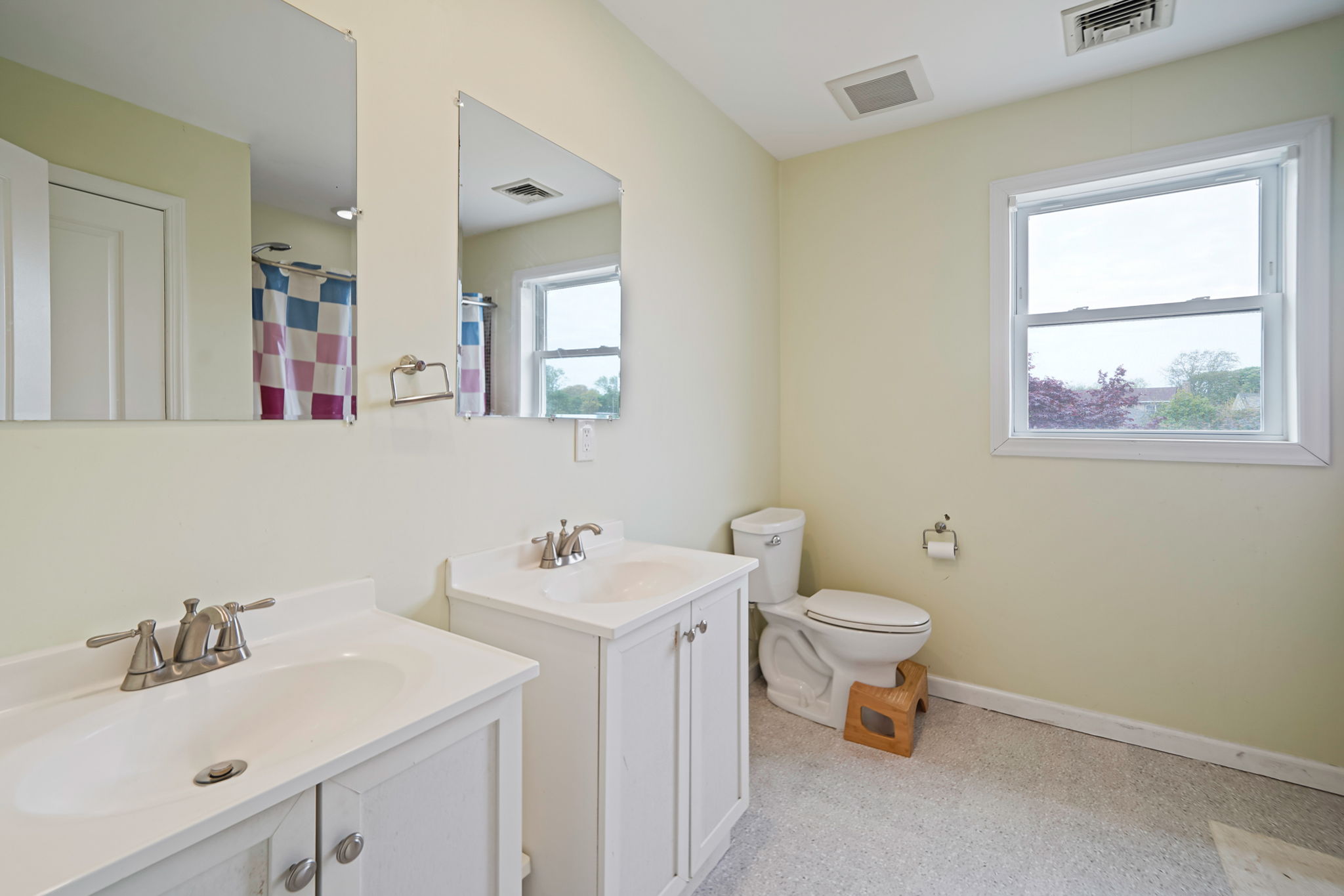 Patchogue, New York, 11772, United States, 2 Bedrooms Bedrooms, ,2 BathroomsBathrooms,Residential,For Sale,2049279