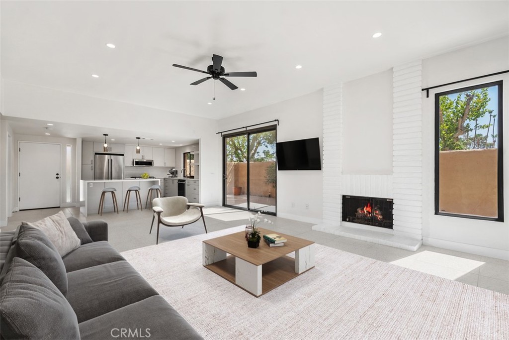 Palm Springs, California, 92264, United States, 2 Bedrooms Bedrooms, ,2 BathroomsBathrooms,Residential,For Sale,1856182