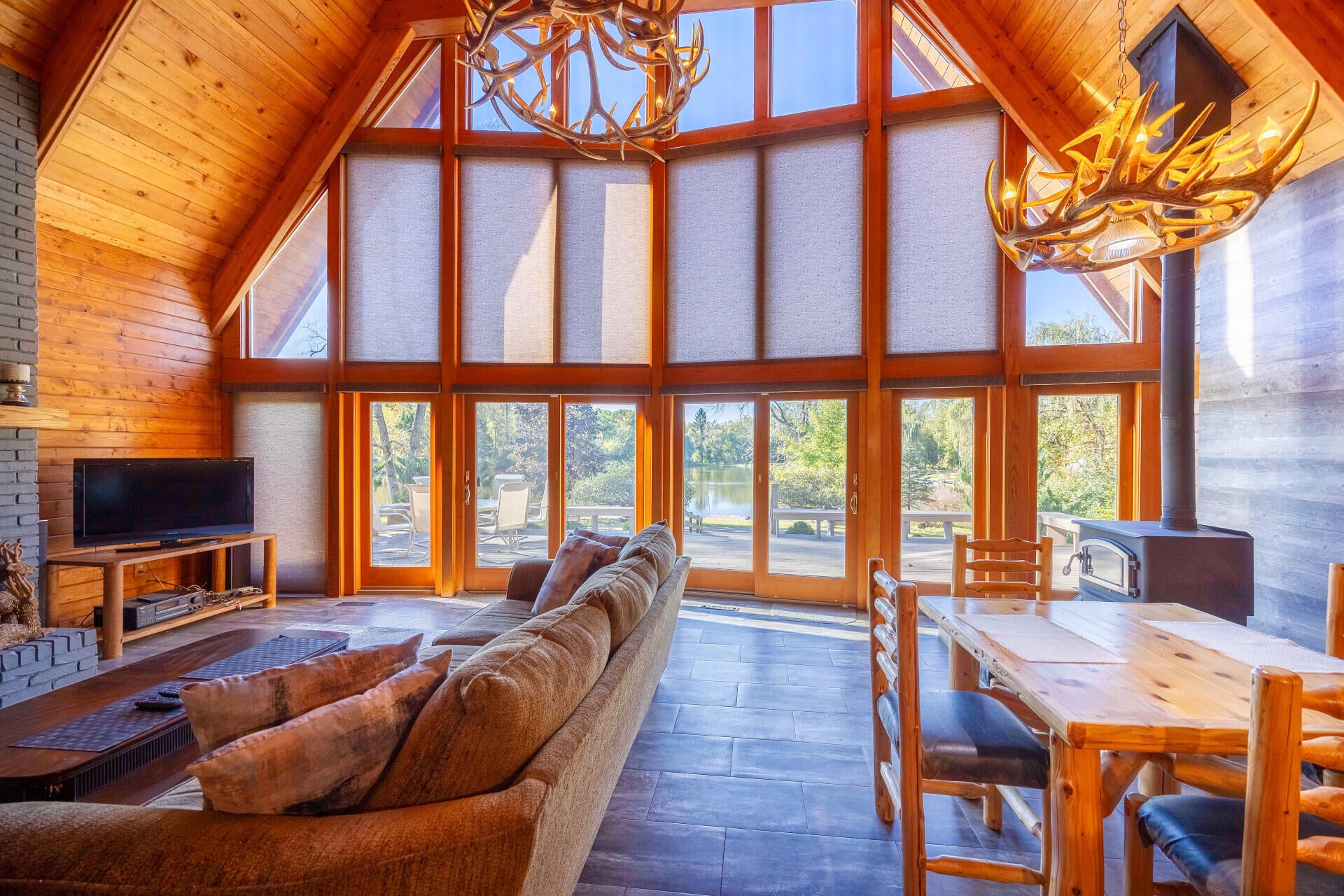 Brooklyn, Michigan, 49230, United States, 3 Bedrooms Bedrooms, ,3 BathroomsBathrooms,Residential,For Sale,1991046