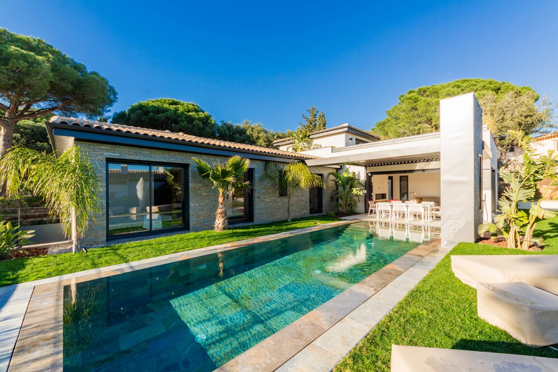 Sainte-Maxime, Provence-Alpes-Côte d’Azur, 83120, FR, 4 Bedrooms Bedrooms, ,4 BathroomsBathrooms,Residential,For Sale,1472761