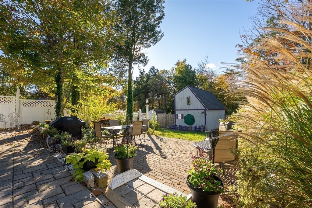 Plymouth, Massachusetts, 02360, United States, 3 Bedrooms Bedrooms, ,4 BathroomsBathrooms,Residential,For Sale,1994439