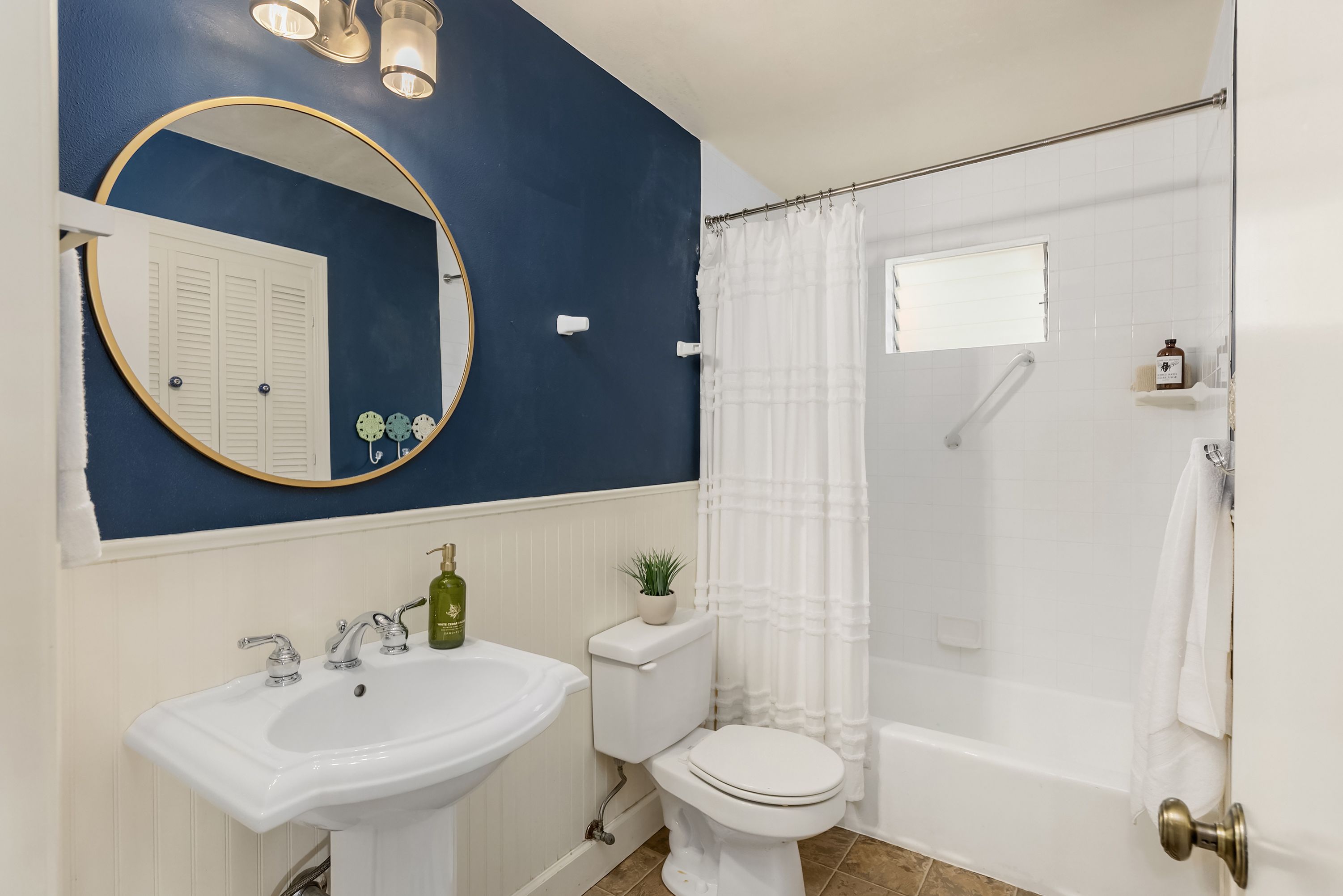  15122 & 15128 NE Anna Vera Lane, Bainbridge Island, WA 98110 - 物件實景