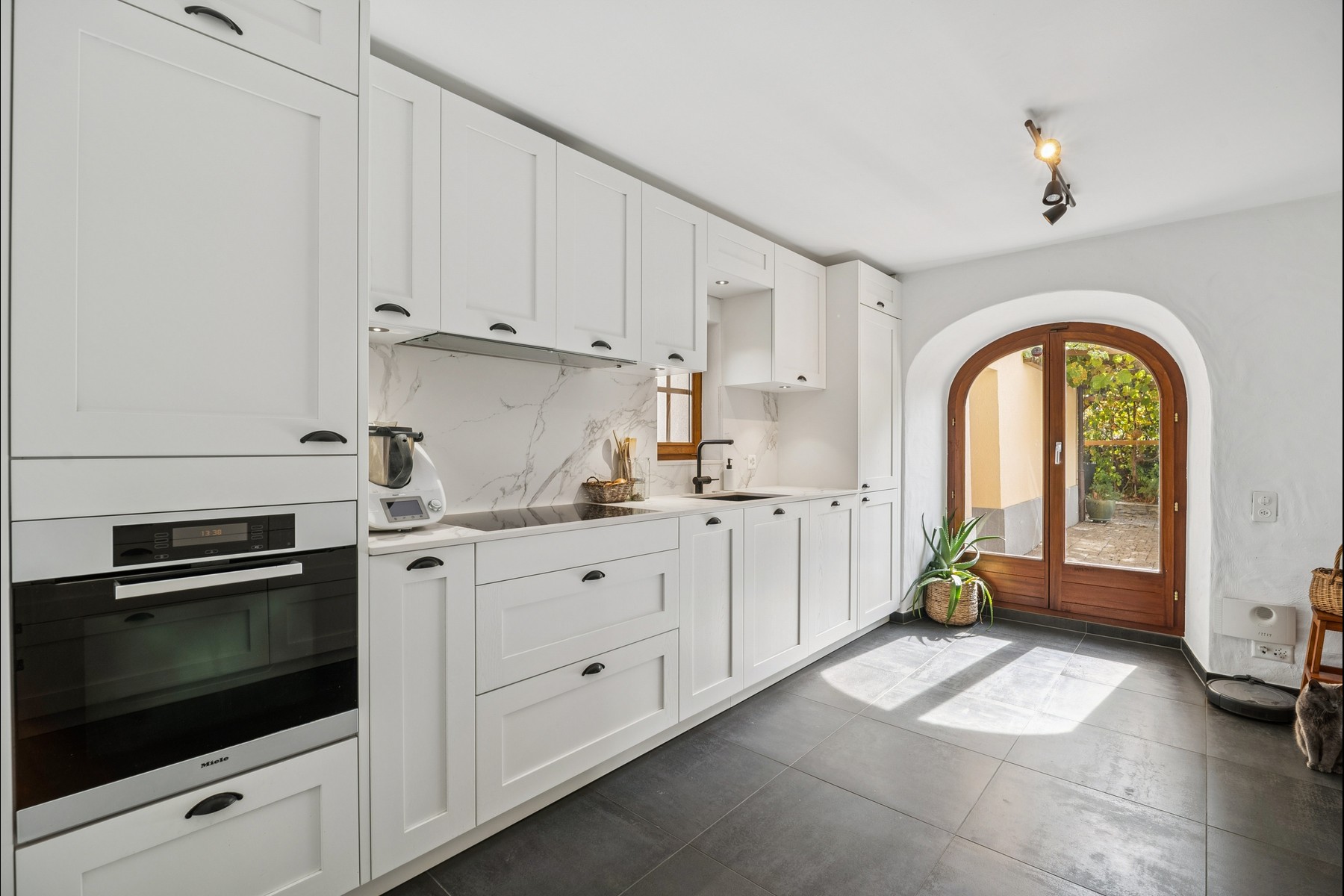 An authentic, charming home in the heart of an estate spanning more than 7,500 m - 物件實景