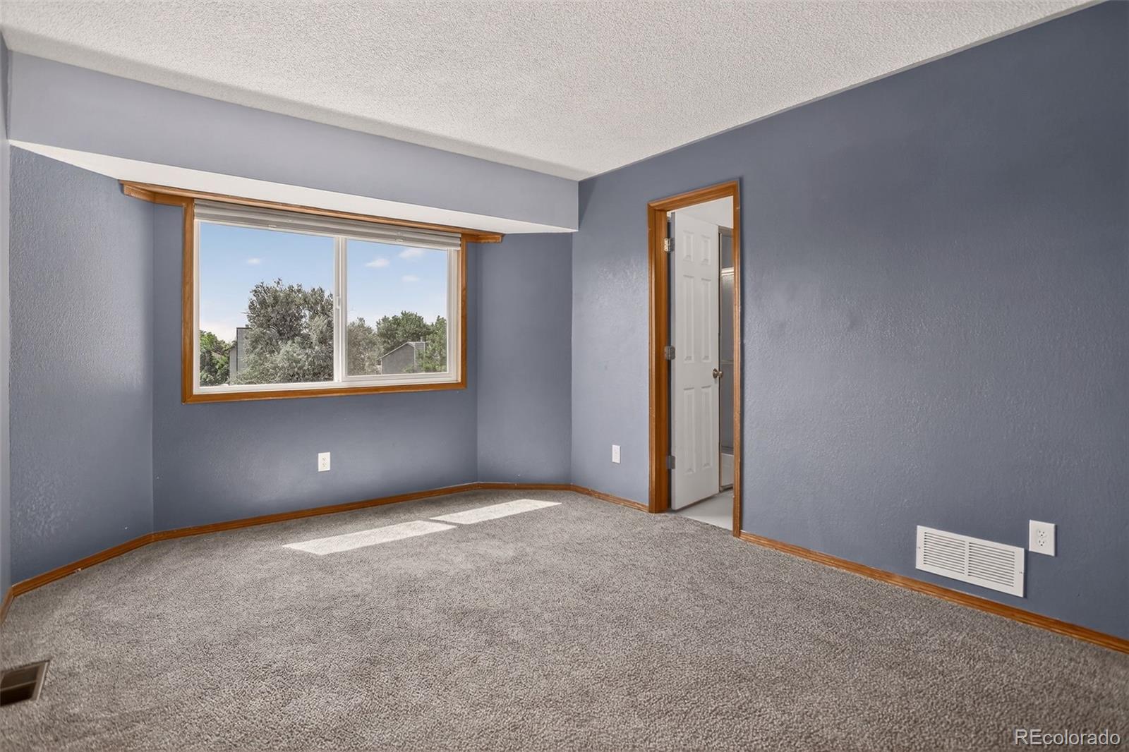 Thornton, Colorado, 80229, United States, 5 Bedrooms Bedrooms, ,2 BathroomsBathrooms,Residential,For Sale,1891126
