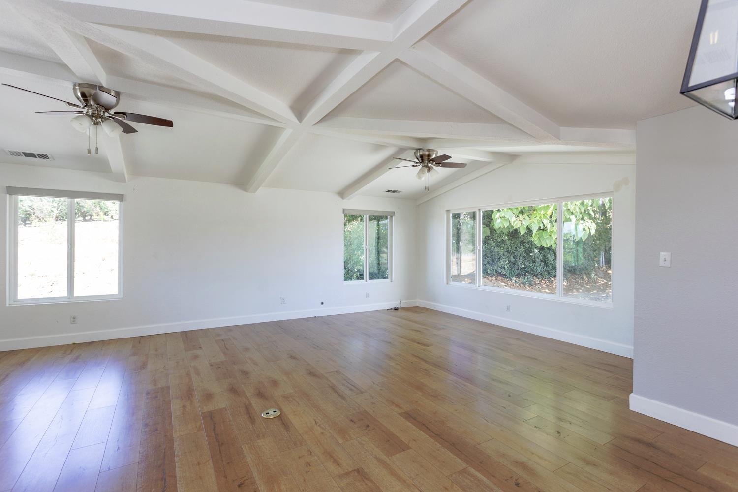 Oakdale, California, 95361, United States, 3 Bedrooms Bedrooms, ,2 BathroomsBathrooms,Residential,For Sale,1982799