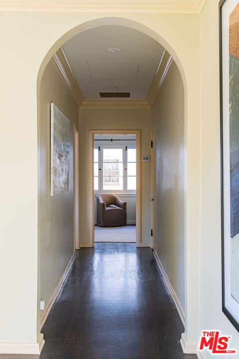 Los Angeles, California, 90004, United States, 4 Bedrooms Bedrooms, ,5 BathroomsBathrooms,Residential,For Sale,1989433