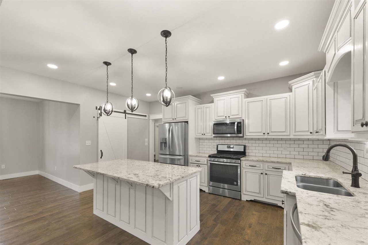 Smiths Grove, Kentucky, 42171, United States, 4 Bedrooms Bedrooms, ,3 BathroomsBathrooms,Residential,For Sale,1901805