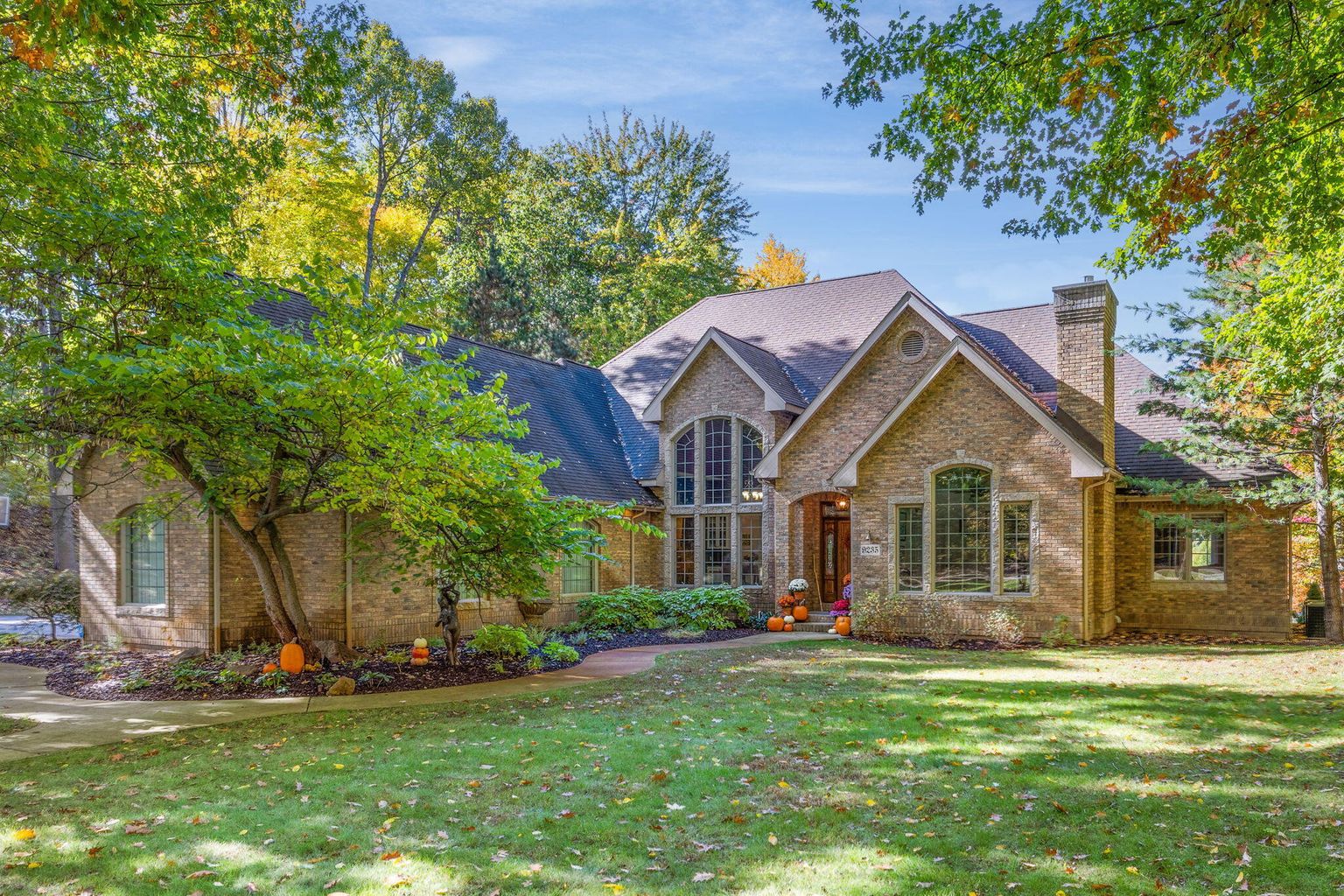 Canadian Lakes, Michigan, 49346, United States, 5 Bedrooms Bedrooms, ,6 BathroomsBathrooms,Residential,For Sale,1981298