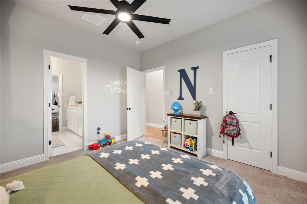 Weatherford, Texas, 76087, United States, 4 Bedrooms Bedrooms, ,4 BathroomsBathrooms,Residential,For Sale,1944722